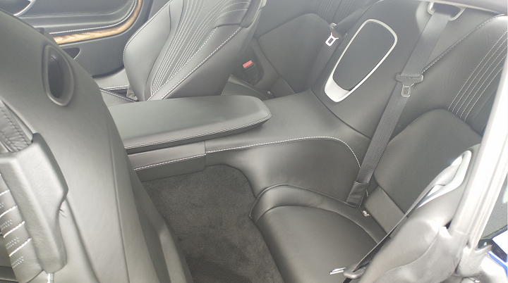 阿斯顿马丁 DB11 (4).png