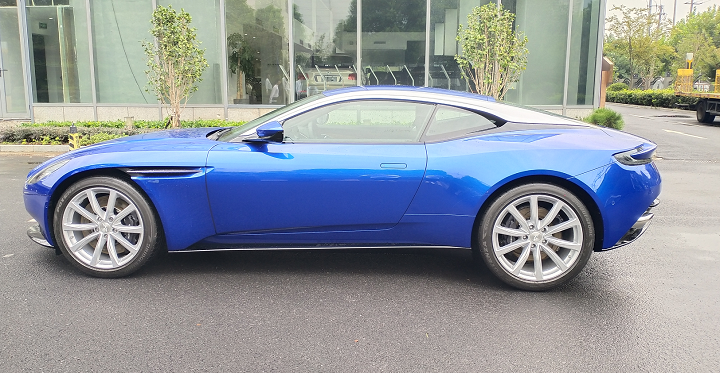 阿斯顿马丁 DB11 (1).png